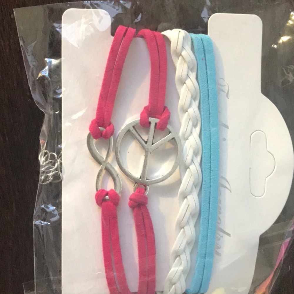 Girls Love Peace Bracelet